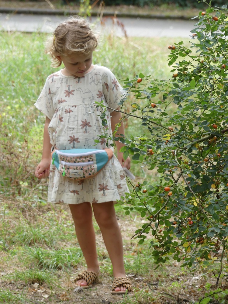 Sac banane enfant Cactus - porté